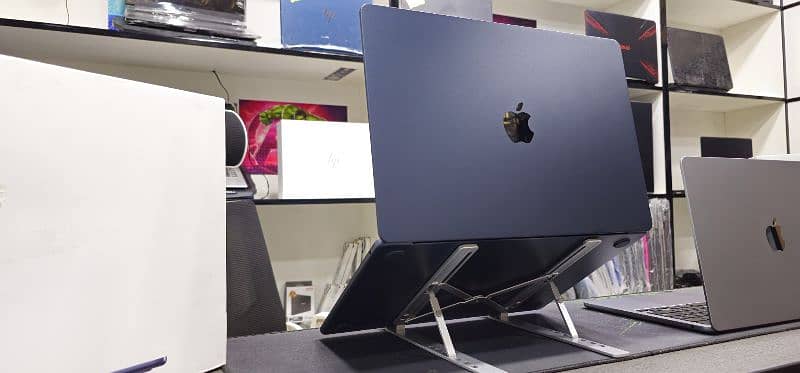 Apple Macbook Air M2 2023 15 inch 8gb 256 14