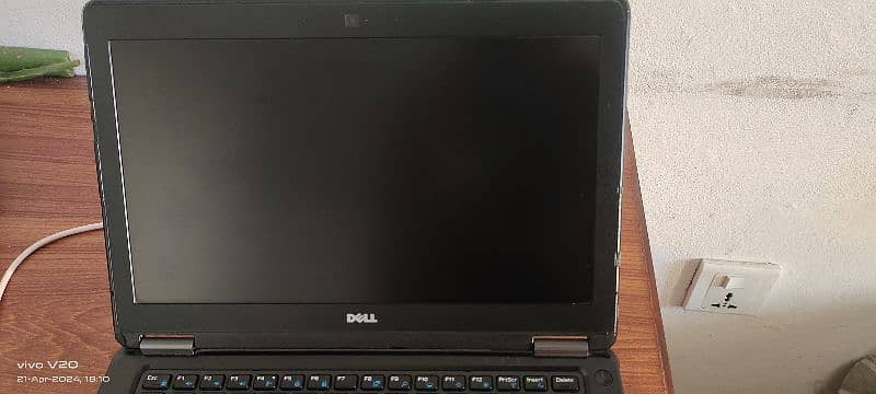 Dell latitude E7250 5th gen I5 with back-lit keyboard 1