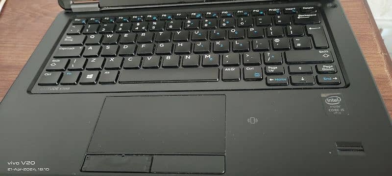 Dell latitude E7250 5th gen I5 with back-lit keyboard 2