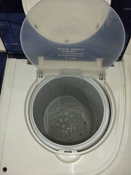 MZEE Semi automatic Washing machine 3