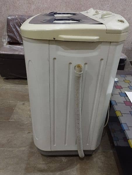 MZEE Semi automatic Washing machine 5