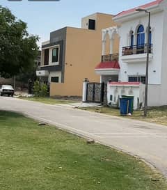 5 Marla Plot for sale in BB-Block Bahria Town Lahore 0