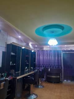 running beauty saloon for sale