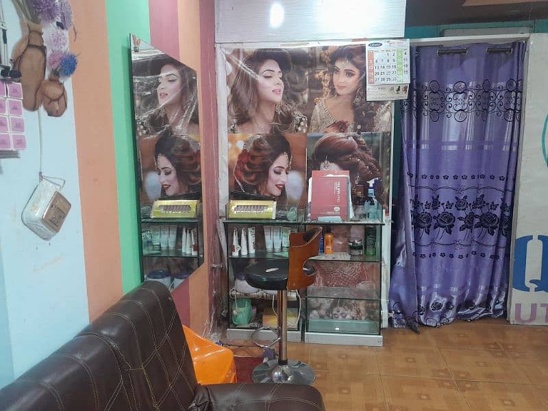 running beauty saloon for sale 5