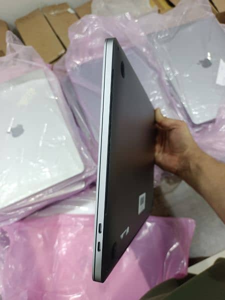 TODAY'S OFFER MACBOOK PRO 2018 13 INCH TOUCHBAR I7 Q-C 16GB RAM 1TB 6