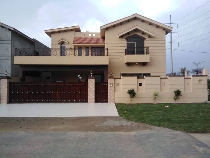 17 Marla Brig House For Sale In Askari 10 Sector F 0