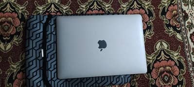 MacBook pro M1 2020 8/256 GB