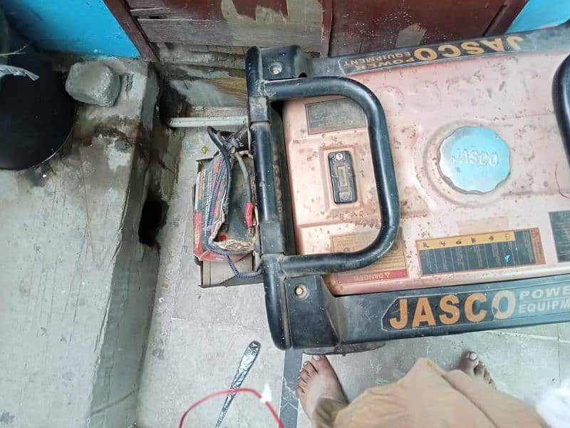 jasco generator 4 kv in good condition 5