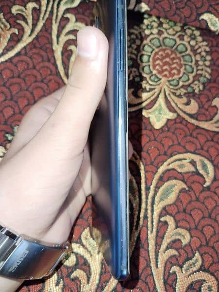 one plus 7 pro 10 by 10 condition. pta approved 8+3 gb ram  256 gb rom 4