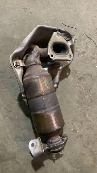 Catalytic Converter Silencer Honda BMW Passo Vitz mercedes Parado Kia 4