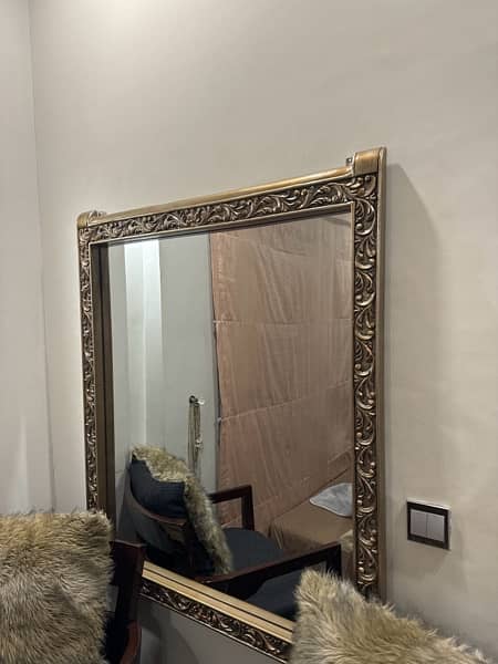 Dressing table including the mirror 2