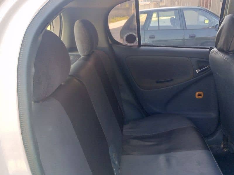 Toyota Vitz 2001/2013 ( Home use car in good condition ) 10