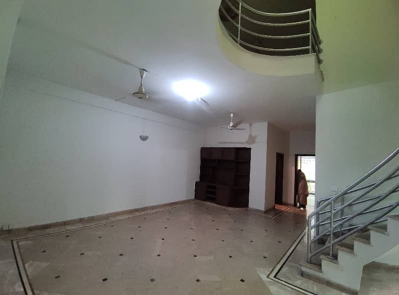 1-Kanal House with 6-Bed Rooms, 3-Kitchens, Basement for Rent 4