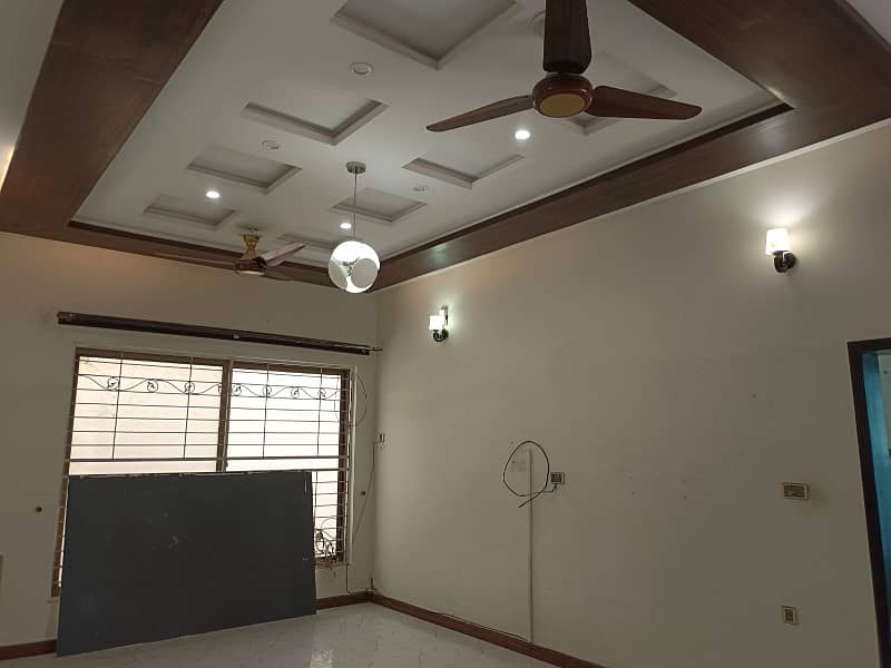 11 Marla Corner House For Rent In PAF Road Mohammed Din Colony Sargodha 1