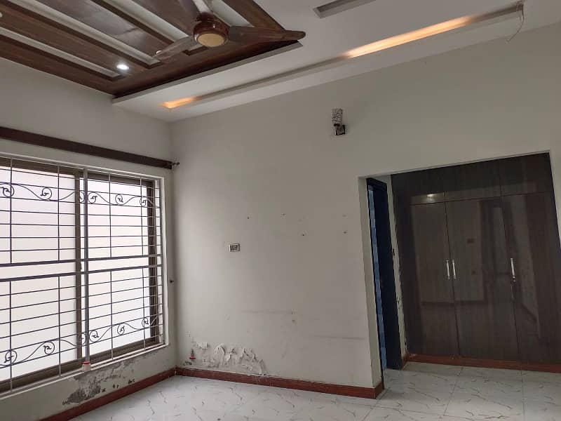 11 Marla Corner House For Rent In PAF Road Mohammed Din Colony Sargodha 4