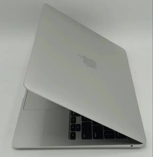 Macbook Air 2020 M1 Chip 8/256, 10/10 condition 0