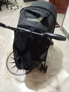 Kids foldable stroller available in good condition