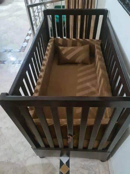baby cot. condition new 10/10 4