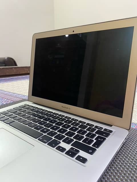MacBook Air 13 inch (2015) 3