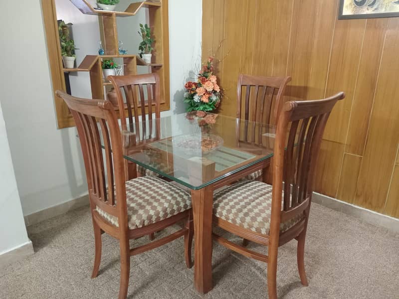 Dinning Table with Four Chairs for Sale - Karachi 1