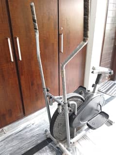 CROSS TRAINER IN VERY GOOD CONDITION FOR SALE IN VERY REASONABLE PRICE