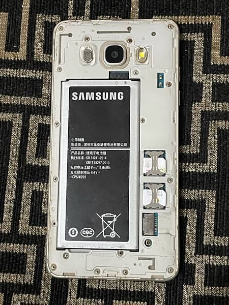Samsung galaxy J5 4