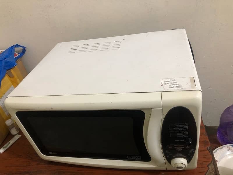 LG Microwave Oven 3