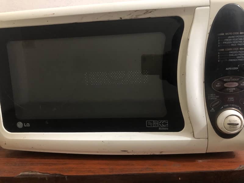 LG Microwave Oven 4