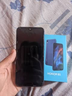 honor 8s 2/32 with box only