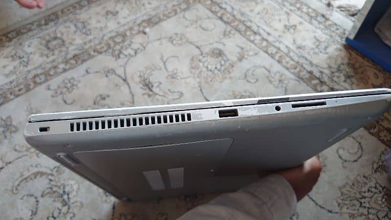 HP laptop ha i 5 8th generation ha all ok condition in pics 7