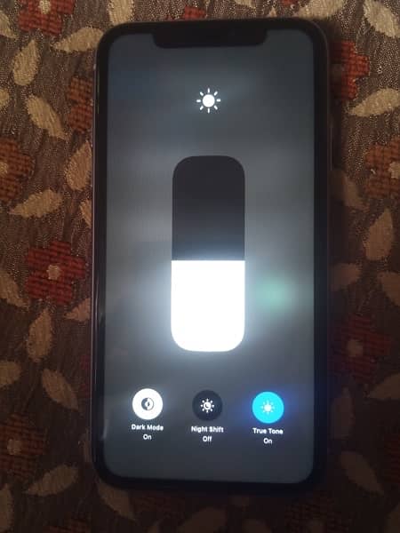 iphone 11  full geniuine with original charger 3