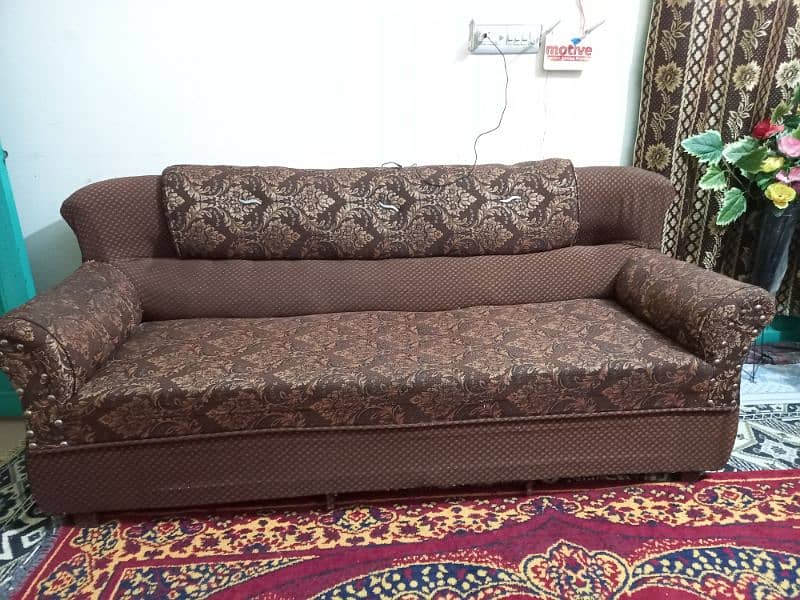 5 seater sofa set nice condition ha itna use ni howa 0