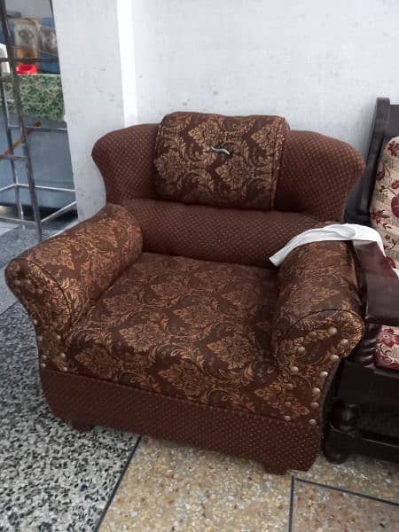 5 seater sofa set nice condition ha itna use ni howa 1