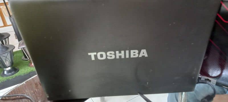 Toshiba laptop Core i5v pro 0