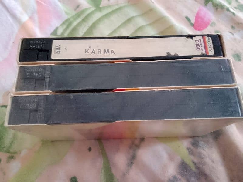 VCR cassette 3 piece 1