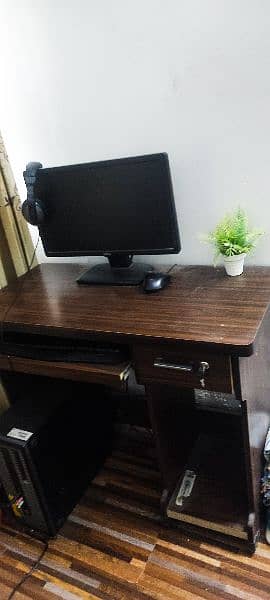 Computer Table Good Condition 2