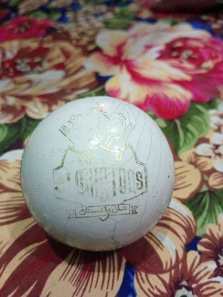 Quetta regeon white ball 0