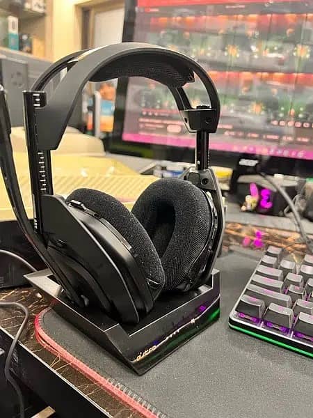 Astro A50 Gen 4 pc/ Xbox  Gaming Headset 10/10 Condition 1