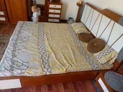Double Bed with two side tables 0