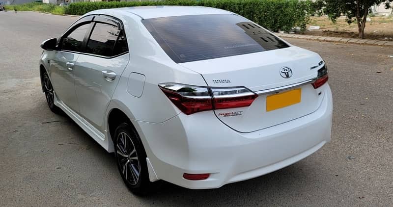 Toyota Corolla 1.6 Altis 2019 in original condition 2