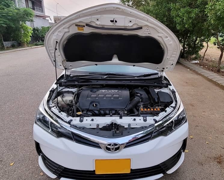 Toyota Corolla 1.6 Altis 2019 in original condition 5