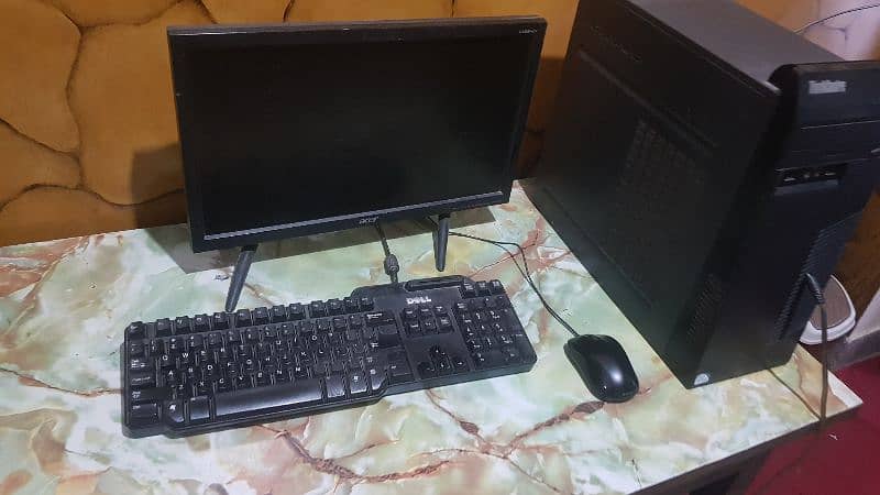 Lenovo computer with lcd 3