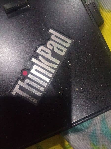 Lenovo ThinkPad E570 3