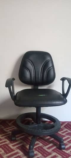 best office chair for sale price 3000. Used swing chair