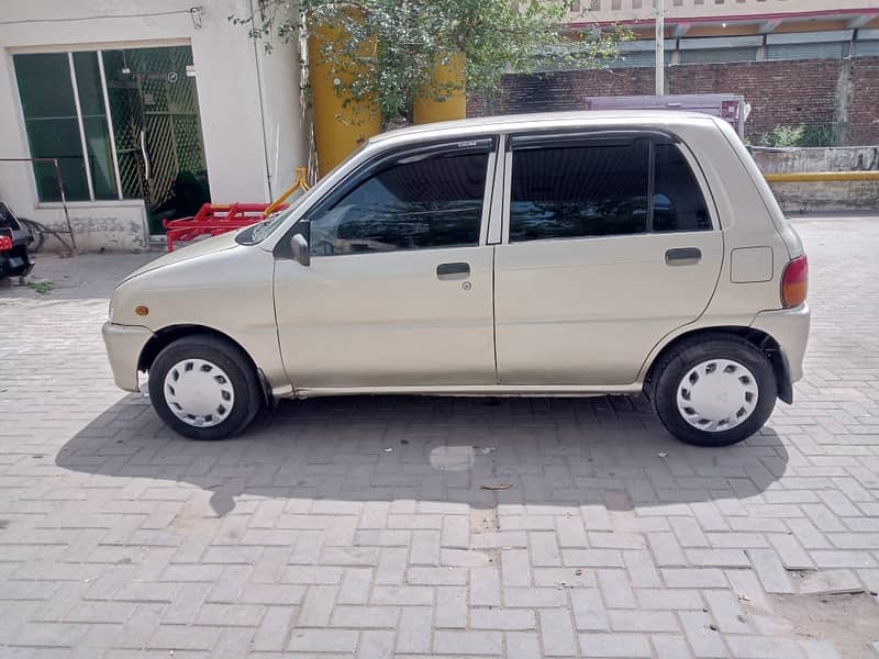 Daihatsu Cuore 2009 4