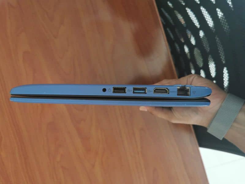 Acer-Aspire R3-131T with touch. 3