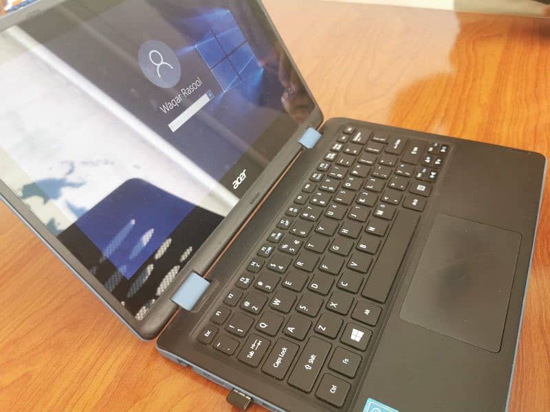 Acer-Aspire R3-131T with touch. 5