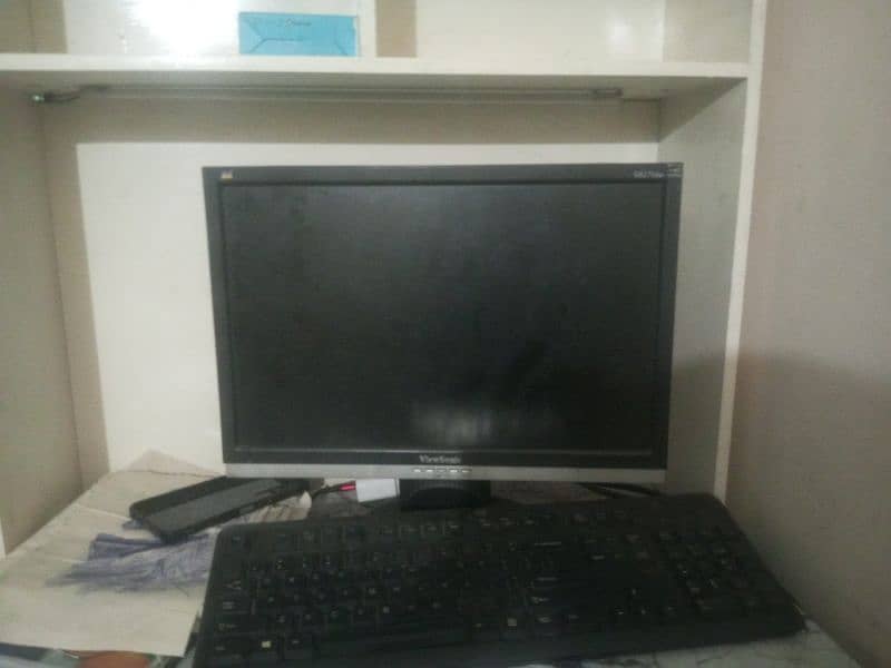 Gaming PC Core I5 , LCD View Sonic , Mouse , Keyboard. 3