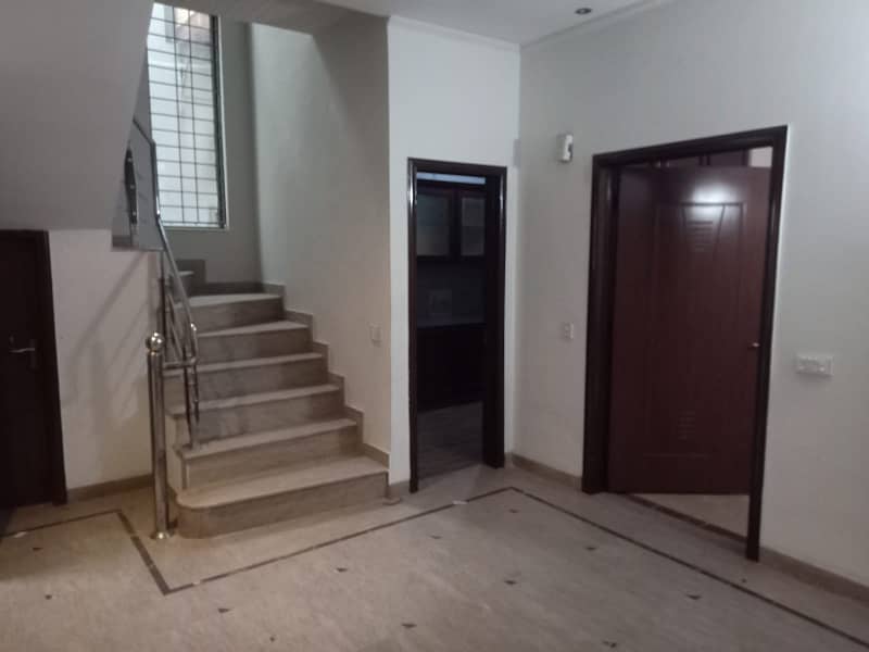 5 Marla Full Beautiful House for Rent in Hot Location in Z Block Phase 3 DHA Lahore 3