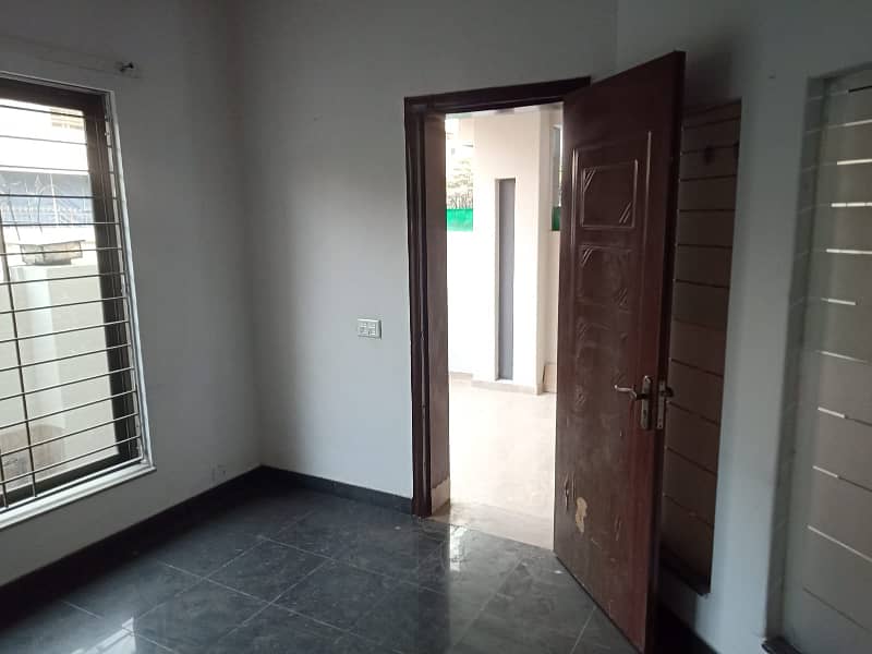 5 Marla Full Beautiful House for Rent in Hot Location in Z Block Phase 3 DHA Lahore 4